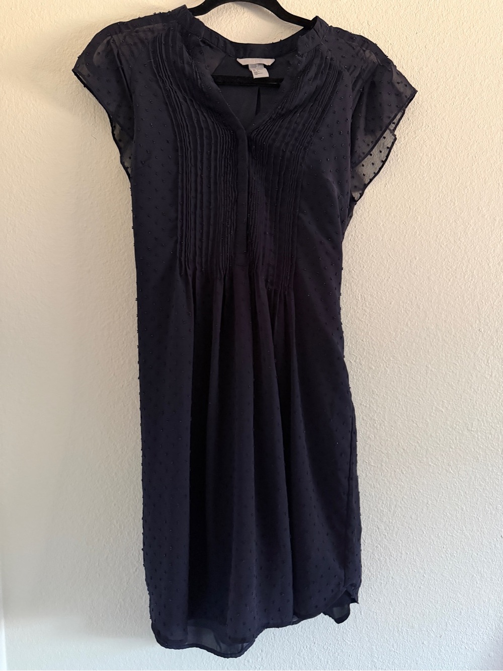 H&M Navy Chiffon Pleated V-Neck Cap Sleeve Shift Knee Length Dress 6/S
